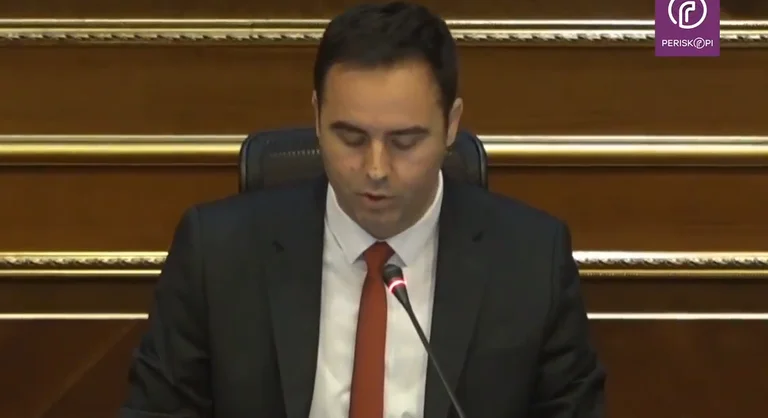 Konjufca nënshkruan dorëheqjen në Kuvend