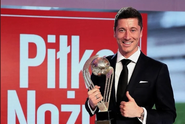 Lewandowski shpallet lojtari më i mirë në Poloni, për të tetën herë