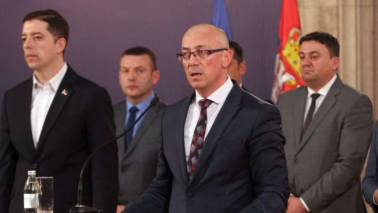 Qeveria Kurti në rrezik: Lista Serbe merr direktiva të reja nga Beogradi