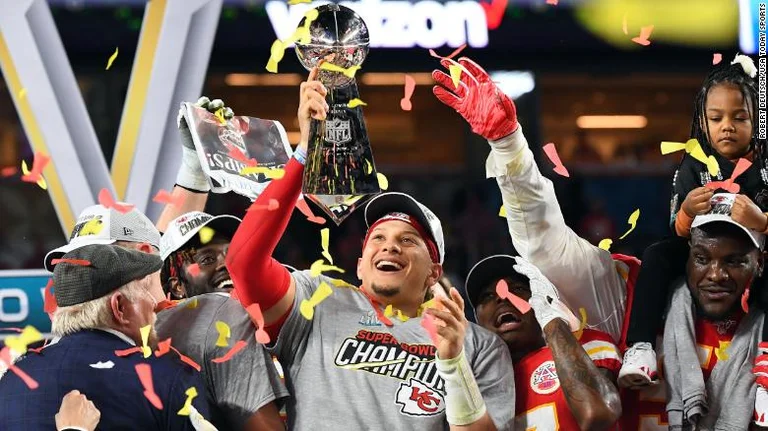 Superbowl: Kansas City triumfon për herë të parë pas 50 viteve, mposht 49ers