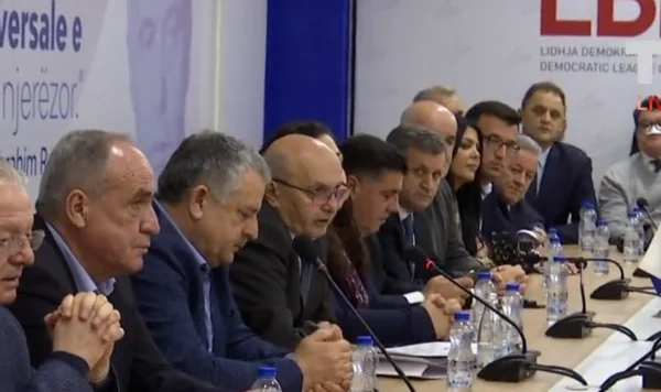 Këshilli i Përgjithshëm i LDK-së aprovon Qeverinë Kurti: Asnjë votë kundër