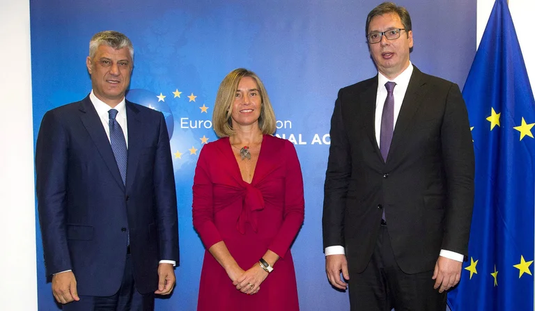 Dialogu me kthesa dhe pa vizion