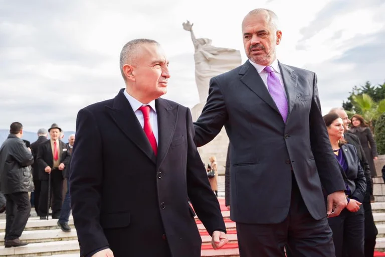 Politikanët në Shqipëri nuk ndalojnë së padituri njëri tjetrin për shpifje