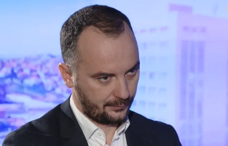 Mollyqa: Albin Kurti tried to mix with who we're staying with and who we're marrying.