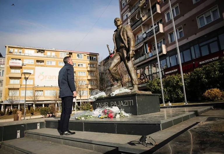 Wessel: Zahir Pajaziti, Hakif Zansulah d'Edmond Hoxha, témoignage du sacrifice pour la liberté