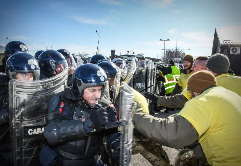 KFOR und EULEX verfolgen Kosovo-Polizei in Notsituationen