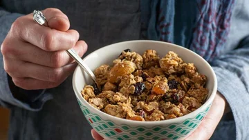 I cinque migliori alimenti per fornire il corpo con fibre sane e crude