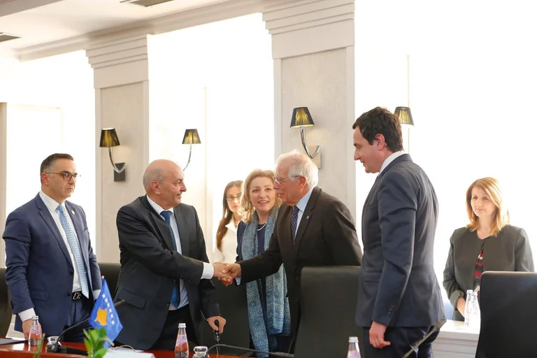LDK publishes photos: Mustafa greeting Borrell (it seems interesting even Kurti)