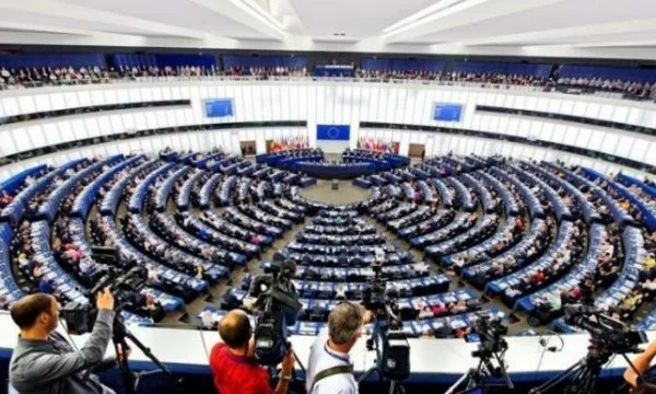 El Parlamento Europeo aprueba el acuerdo sobre el Brexit