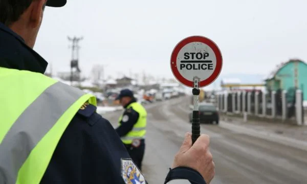 Low: Kosovo police in uniform allegedly persecutiond a woman after taking personal data