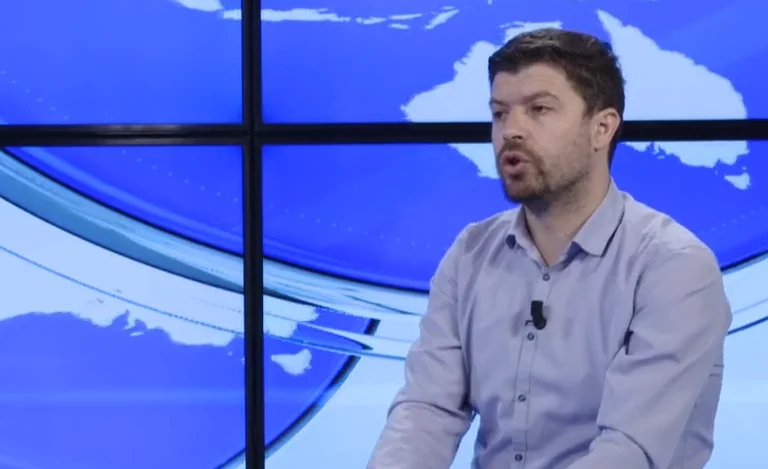 Zijm Hyseni: Hoy hay guerra en Vetevendosje para intereses y posiciones