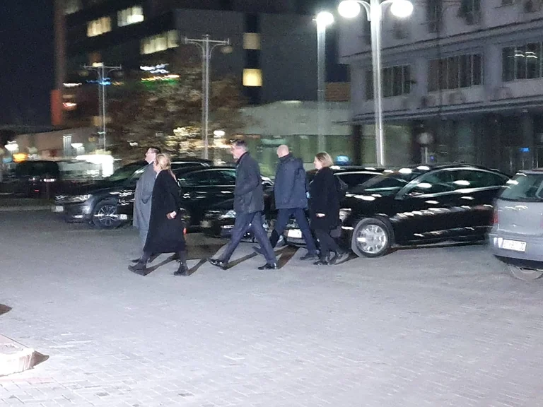 Missing main: Other ambassadors present at the meeting, except for Costnett