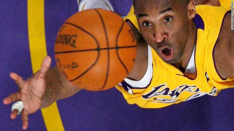 Kobe Bryant sur le logo NBA, 200 mille signatures par les fans