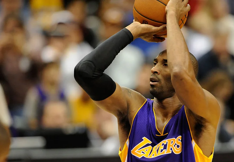 Strange: No response from LA Lakers to Bryant's death
