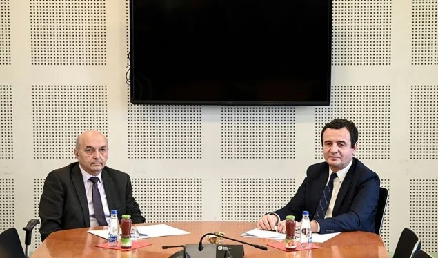 orologio e luogo di incontro di Kurti
