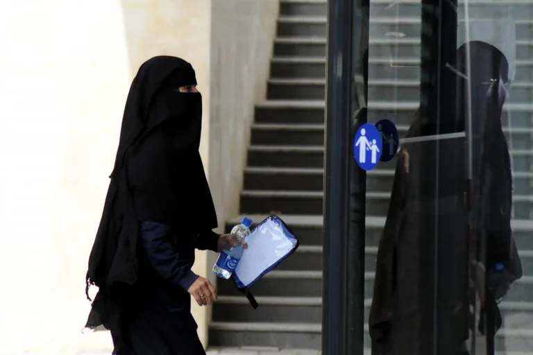 Corte prende la decisione per due donne del Kosovo che hanno aderito I SIS
