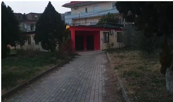 I gemelli di cinque mesi a Berat hanno perso la vita in circostanze misteriose