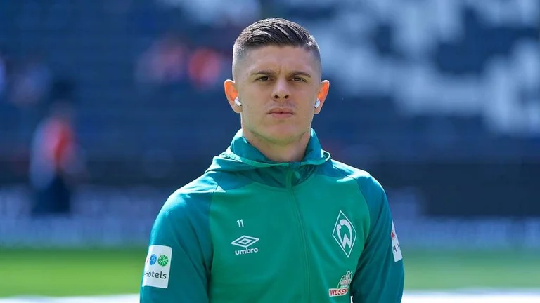 Werder Brême est détruit, ici Milot Rasica.