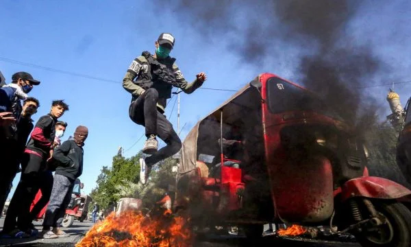 Protests continue in Iraq, police use bullets
