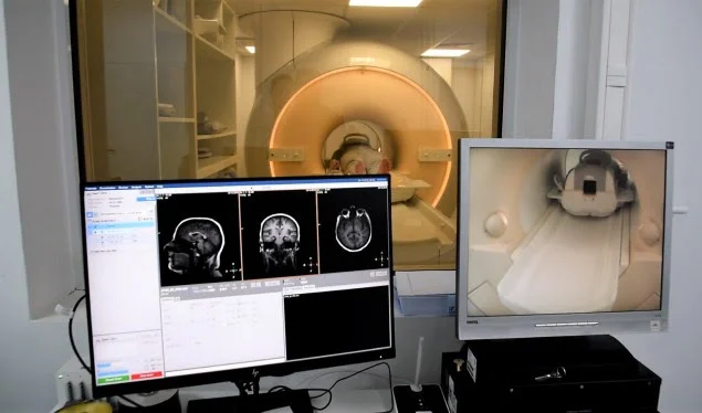 QKUK: The number of magnetic resonances and radiological services increased