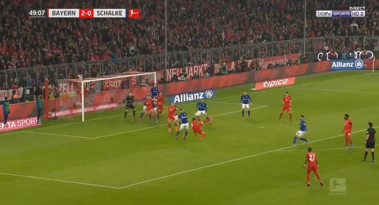 Emmenez-le au parc pour Bayerni contre Schalkes : Goretzka a marqué un but sensationnel avec des ciseaux