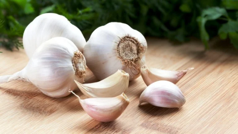 Deshalb sollten Sie nicht vor dem Bett Knoblauch essen.