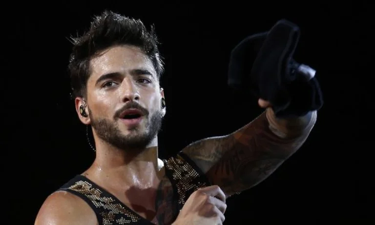 Maluma in Tirana, das ist alles, was es kostet, ein Bild im Konzert mit ihr