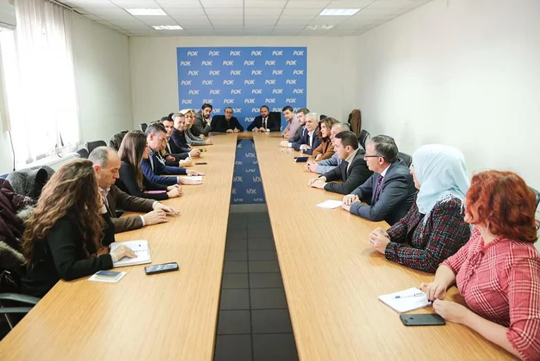 PDK: Glauk Konjufca idéologue de l'organisation terroriste The People's Eye, laissez-moi partager les liens familiaux avec Ramabaija