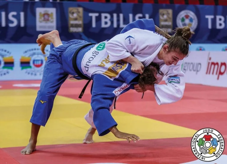 Nora Gjakova perd en quart de finale, prend la course de bronze