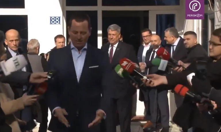 Greens schöner Witz mit Reportern nach dem Treffen in LDK (Video)