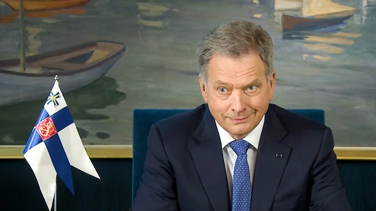 Presidenti finlandez dhuron 200 mijë euro për fëmijët e varfër