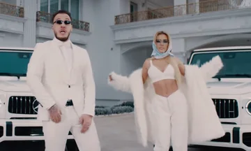 Tayna et Muzzik apportent le clip de la chanson “et vous”