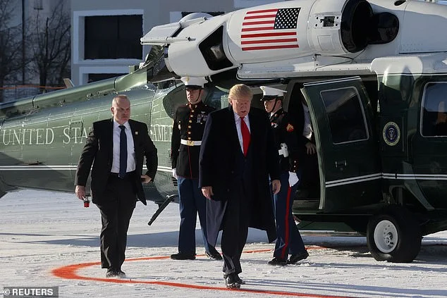 Trump mbath në Zvicër këpucë speciale kundër rrëshqitjes në borë (Foto)