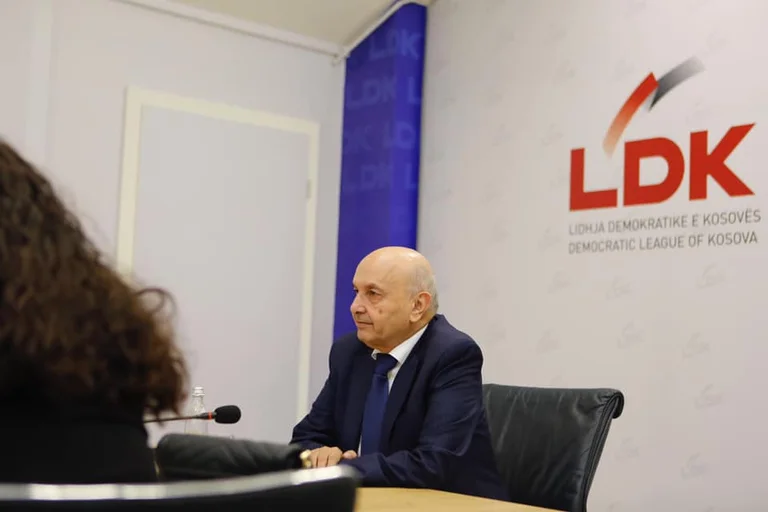 LDK publikon foto nga mbledhja dhe paralajmëron konferencë pas saj