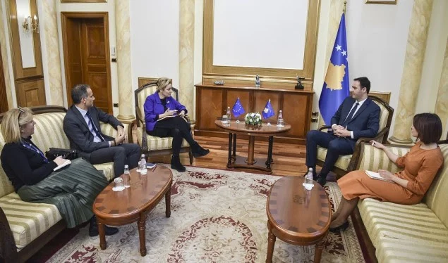 Apostolova takon Konjufcën​: BE vazhdon përkrahjen për Kosovën në rrugën evropiane