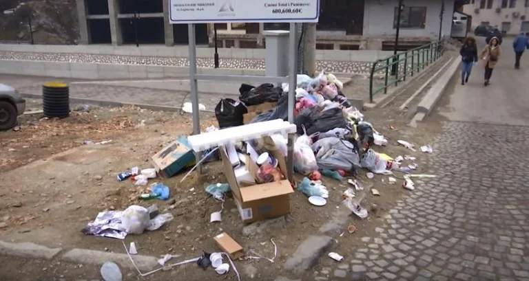 Gjakova ‘mbulohet’ nga bërlloku: Punëtorët e kompanisë janë në grevë