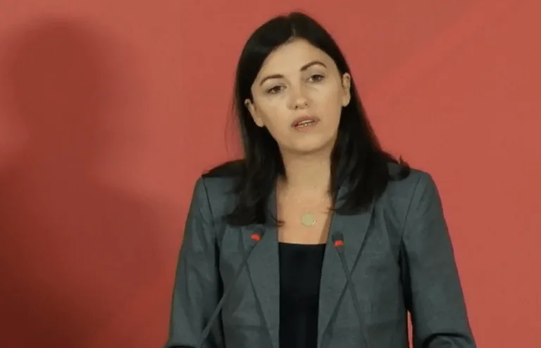 Albulena Haxhiu i kërkon LDK-së që të bëhet me “ndryshimin” edhe pse VV i refuzoi ofertën