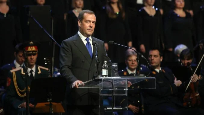Medvedev shpjegon arsyet e dorëheqjes