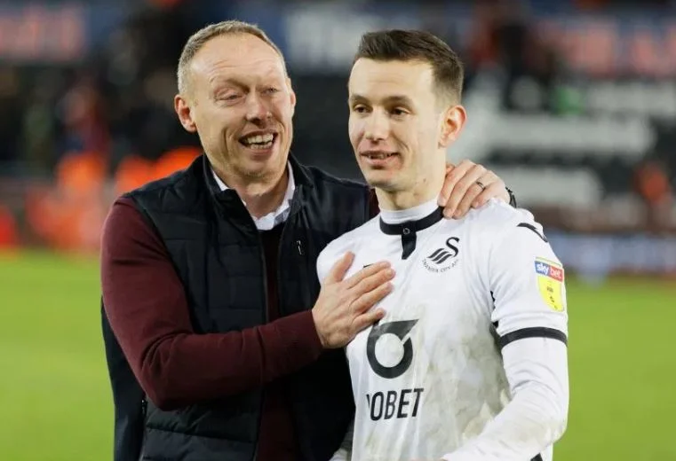 Trajneri i Brighton kërkon transferimin e Bersant Celinës