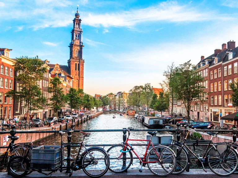 Amsterdami ua shlyen borxhet të rinjve të qytetit