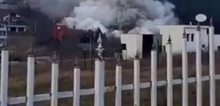 A restaurant covered by flames in the vicinity of the Digia (Video)