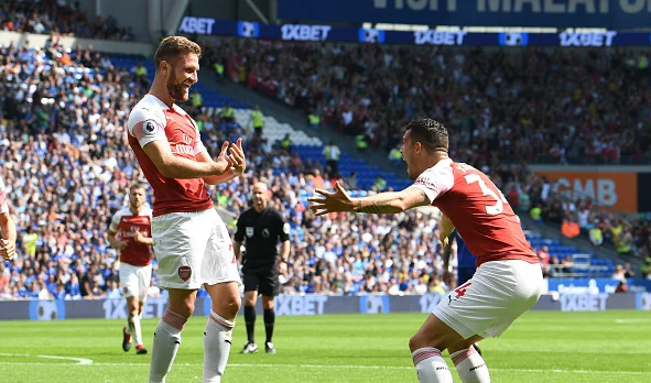 Xhaka e Mustafi luajnë nga minuta e parë në ndeshjen Arsenal-Sheffield