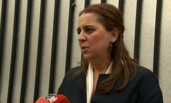 Dumoshi: LDK’ja nuk po e kërkon shkarkimin e Konjufcës