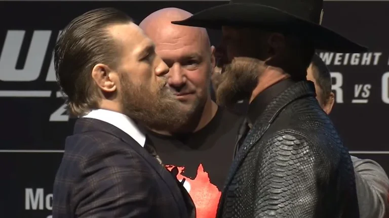 McGregor – Cerrone, shikojeni çfarë ndodhi në konferencë për media
