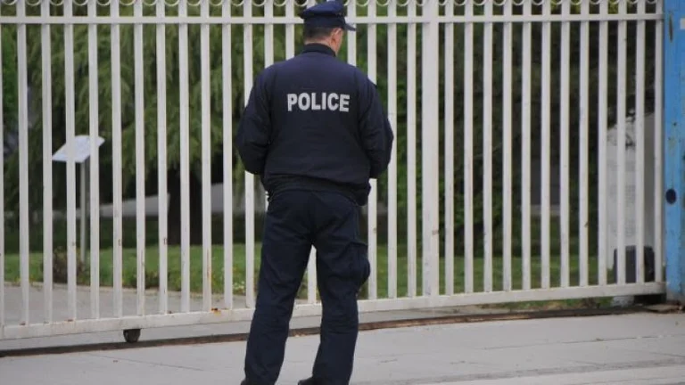 Kërcënohet nga ish i dashuri, raporton rastin në polici