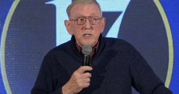 Les historiens de Decani confondent William Walker, lui attribuent un prix mais lui disent où le trouver.