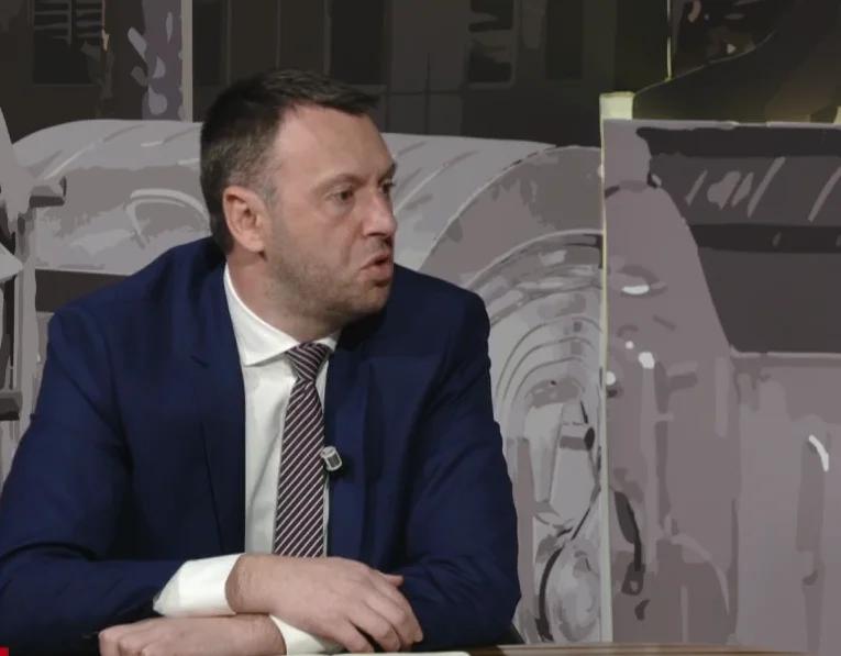 Abrashi: Dikush brenda LDK’së po i jep informacione të gabushme VV’së e po ja shohim sherrin të gjithë
