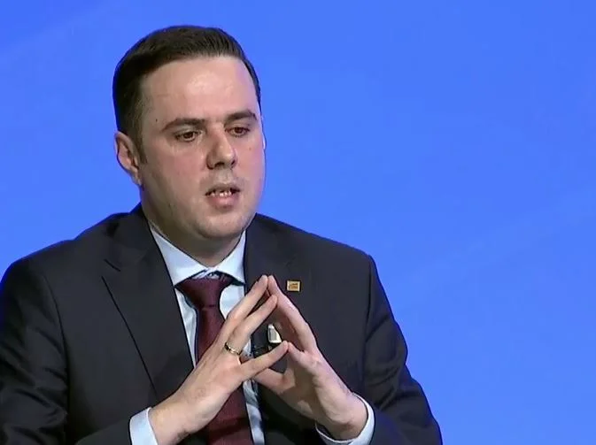 Abdixhiku: VV rrezikon të humbë jo veç kryeministrin, por edhe LDK’në – Takimi i ardhshëm vendimtar
