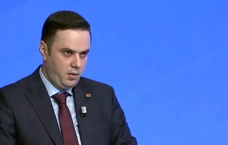 Abdixhiku: VV mendon se gjithë e ka mirë, unë s’kam marrë vota me logo të tyre
