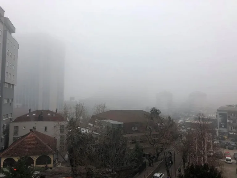 Ngulfatet Prishtina nga ajri i ndotur, lë pas Kinën e Korenë